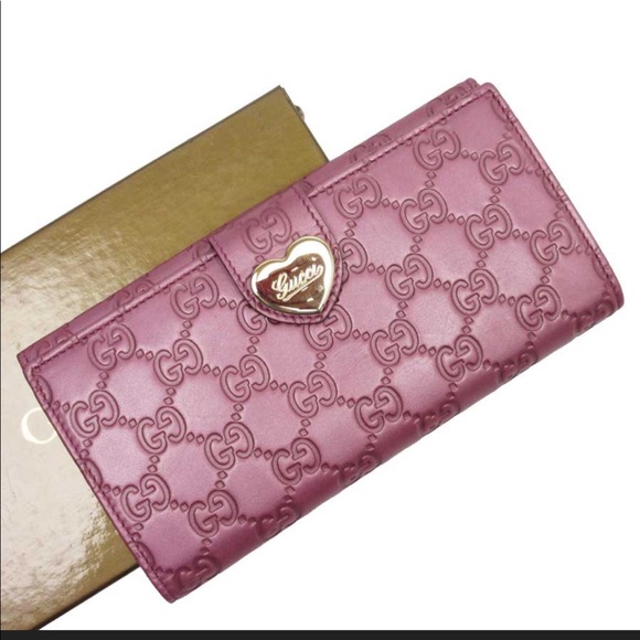Gucci Handbags - Gucci ♥️ Guccissima Wallet